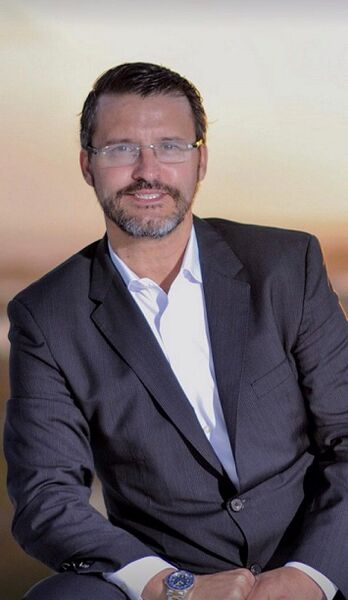 File:Oscar Amuz.jpg