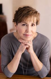 Lisa Wingate.jpg